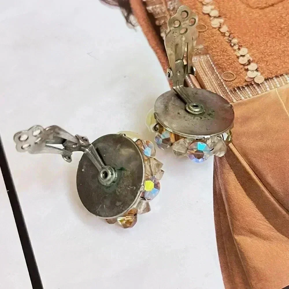 Vintage 1950’s Clip On Earrings